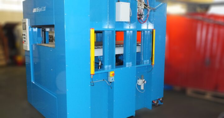 New 240t compression moulding press